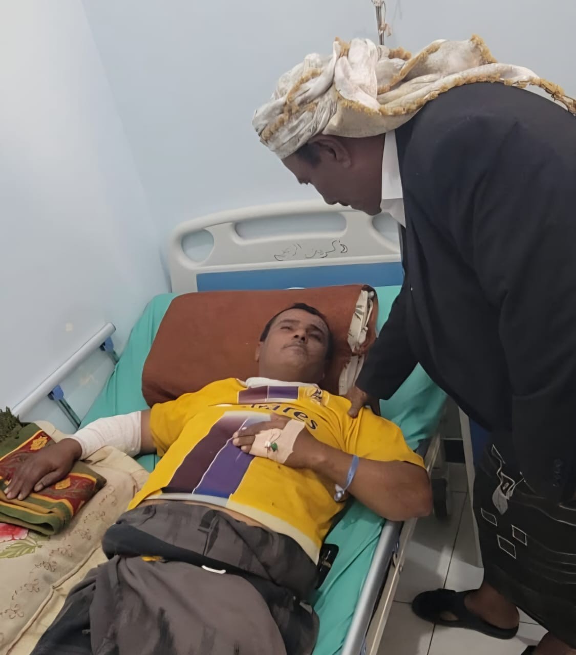 رئيس تنفيذية انتقالي شبوة يطمئن على جرحى التظاهرة السلمية في عتق