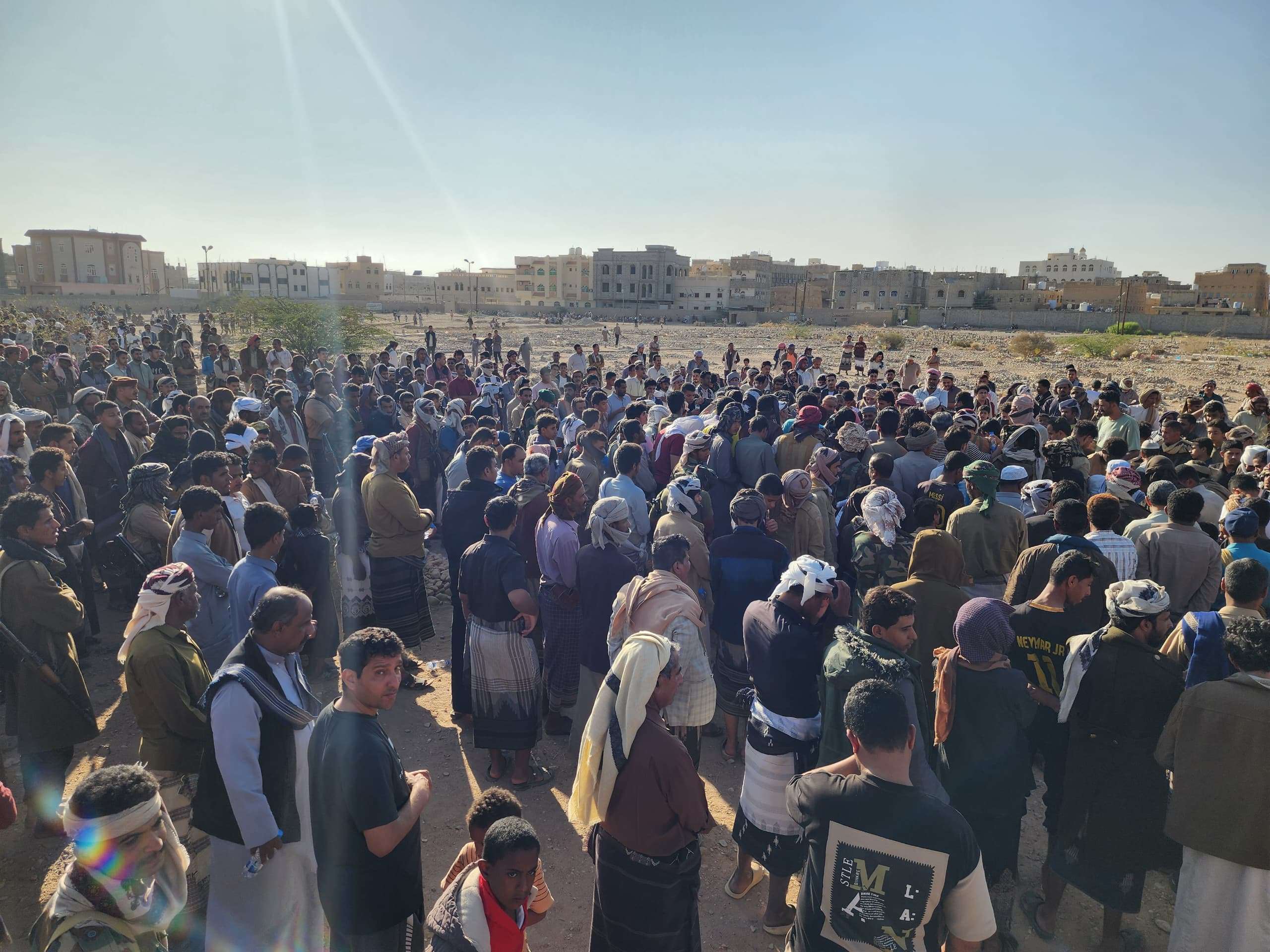 رئيس تنفيذية انتقالي شبوة يتقدم جموع مشيعي جثمان الشهيد خبازي