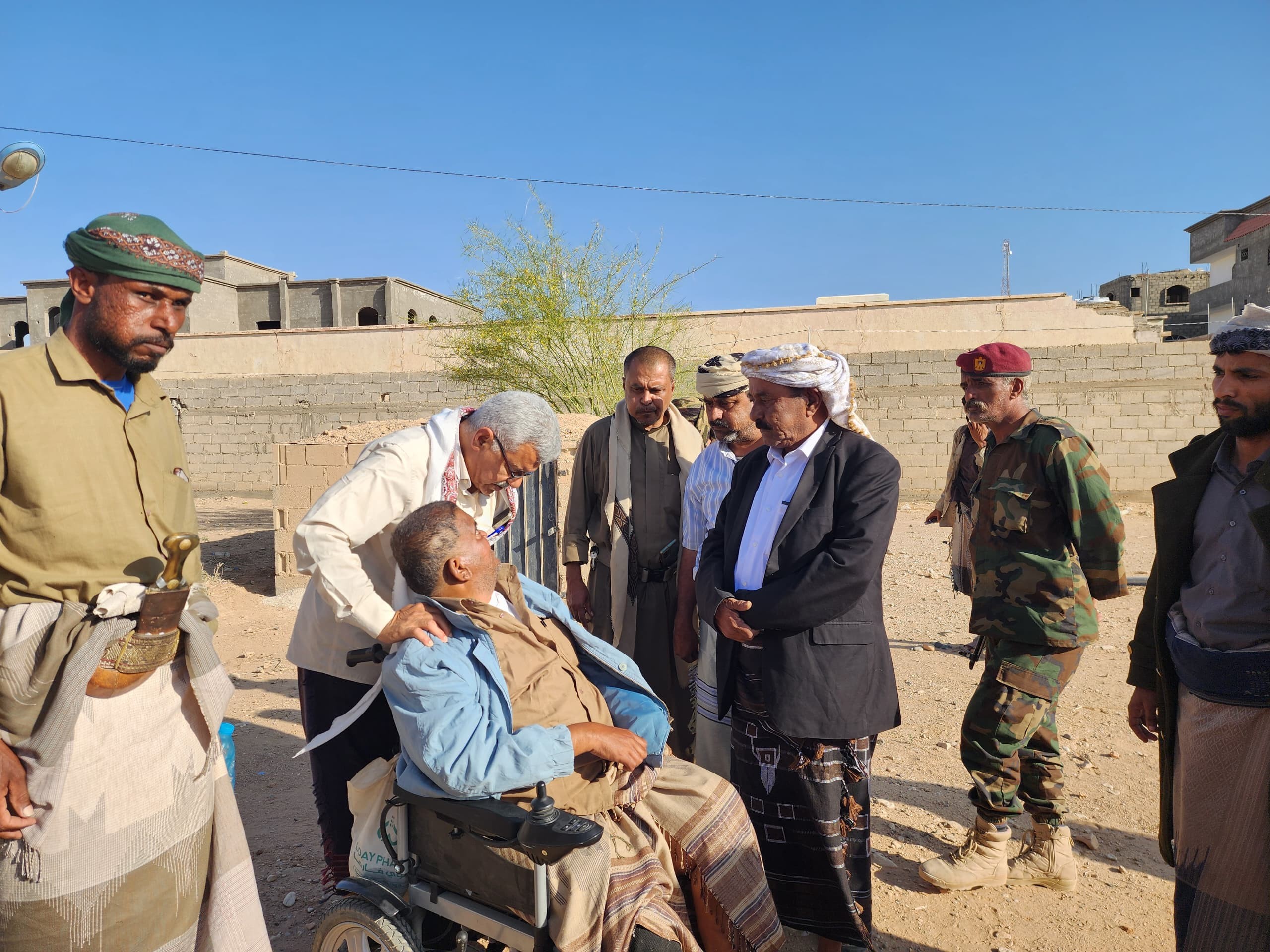 رئيس تنفيذية انتقالي شبوة يتقدم جموع مشيعي جثمان الشهيد خبازي