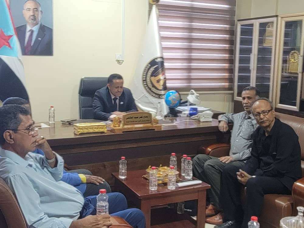 القائم بأعمال الأمين العام يلتقي رئيس اتحاد نقابات عمال الجنوب