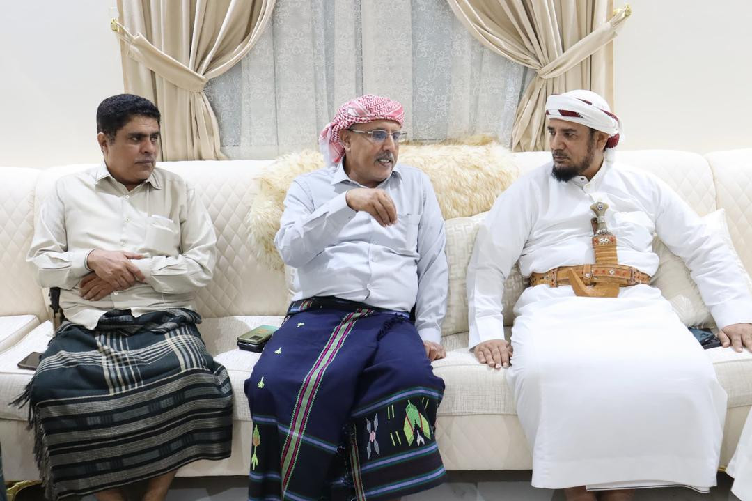 الكثيري يستقبل وفدا من مشايخ قبائل يافع حضرموت