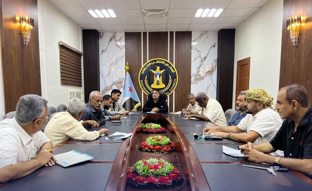 انتقالي العاصمة عدن يعقد اجتماعا استثنائيا برؤساء هيئات المجلس بالمديريات