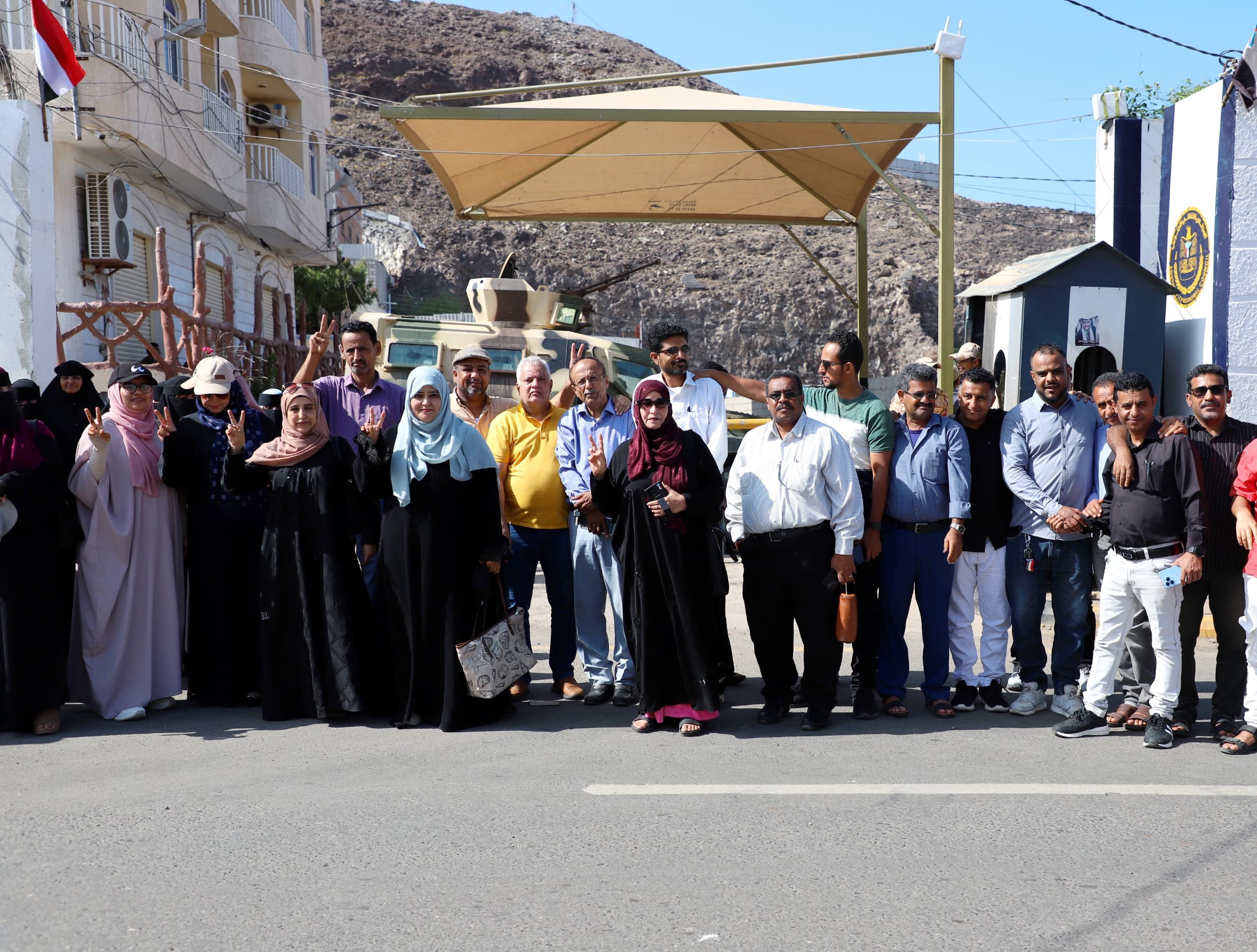 سلطات الأمر الواقع تدفع بشعب الجنوب نحو التصعيد الميداني رفضًا للوصاية السعودية وإغلاق مؤسساته السياسية