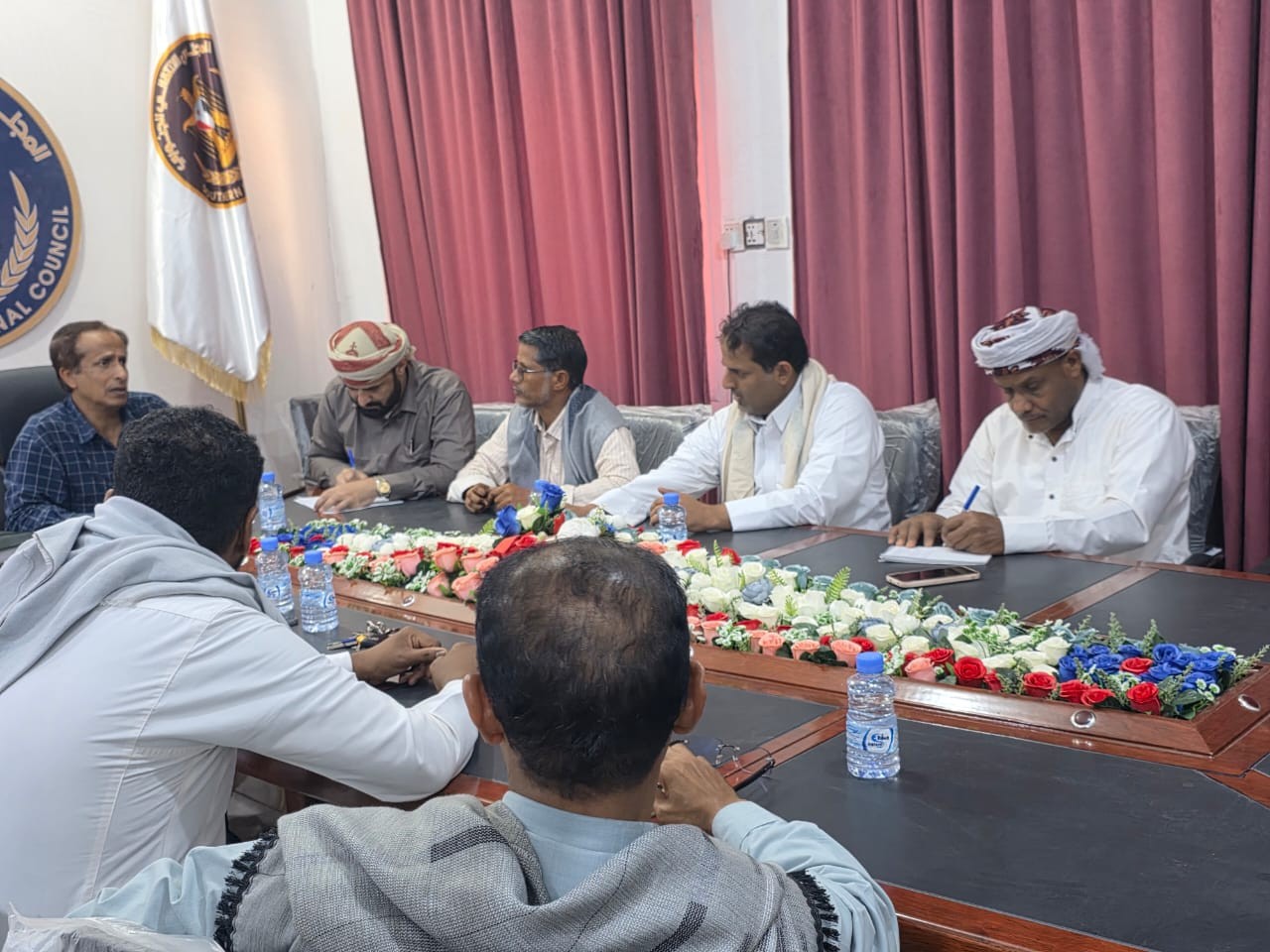 انتقالي المهرة يشيد بثبات إرادة أبناء المهرة والجنوب ويرفض توظيف مؤسسات السلطة لفرض واقع جديد 2 انتقالي المهرة يشيد بثبات إرادة أبناء المهرة والجنوب ويرفض توظيف مؤسسات السلطة لفرض واقع جديد