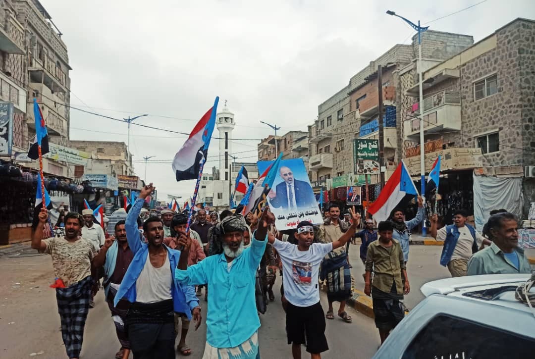 مديريات محافظة أبين تشهد مهرجانات ومسيرات احتجاجية تنديدًا بمجزرة المكلا وتضامنًا مع حضرموت