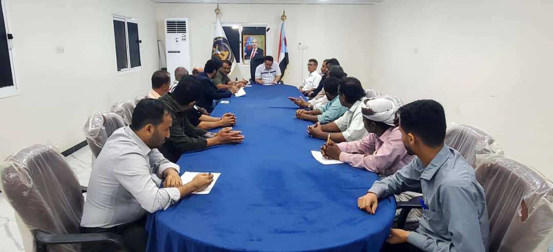 الحالمي يترأس اجتماع تنفيذية انتقالي لحج ويؤكد أهمية التماسك وتعزيز العمل الخدمي