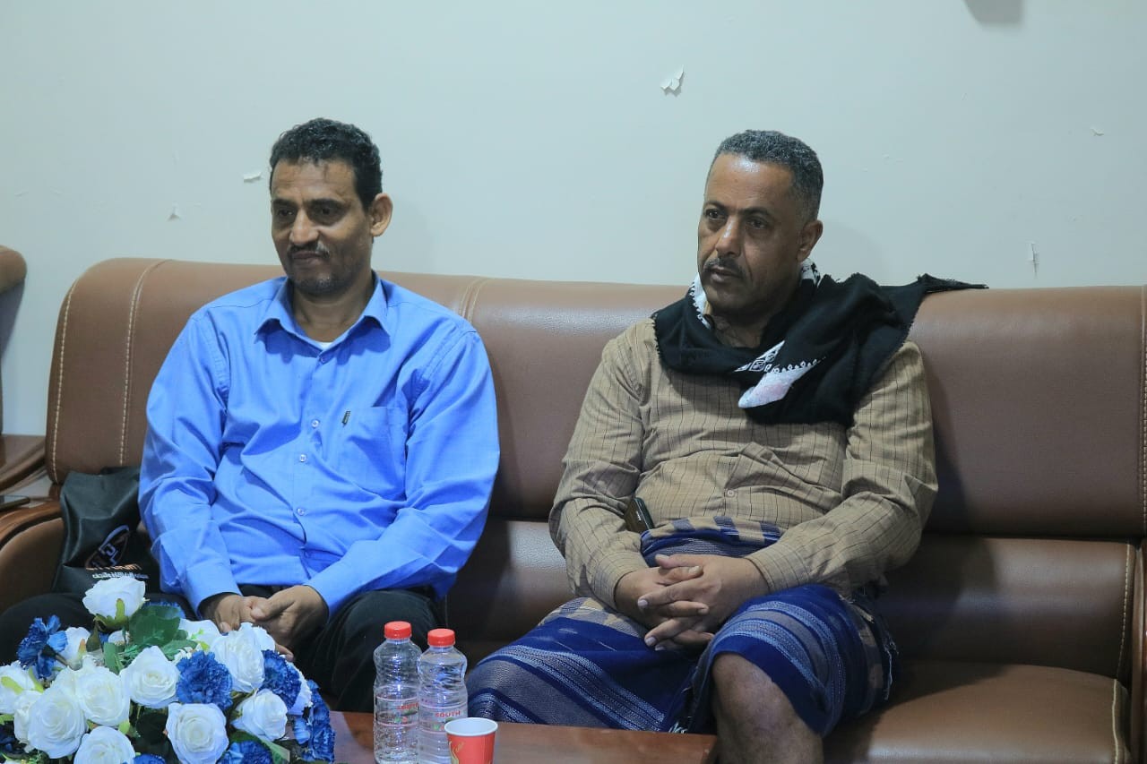 القائم بأعمال الأمين العام يطلع على سير العمل في تنفيذية انتقالي أبين والأوضاع العامة بالمحافظة