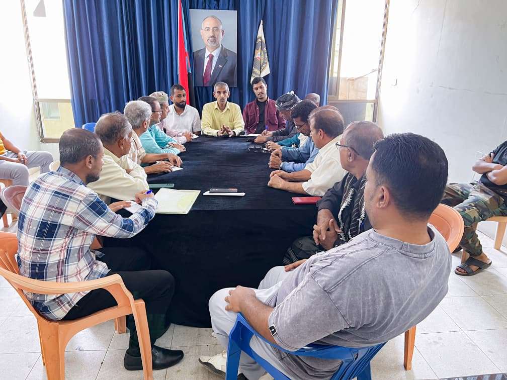 انتقالي العاصمة عدن ينفذ زيارة ميدانية لتنفيذية انتقالي المعلا وتؤكد على أهمية تطوير العمل المؤسسي