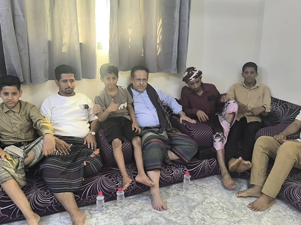 القائم بأعمال الأمين العام يقدم واجب العزاء لأسرة الشهيد عبدالرحمن الشاعر ويؤكد رفض المجلس لاستهداف الكفاءات الوطنية