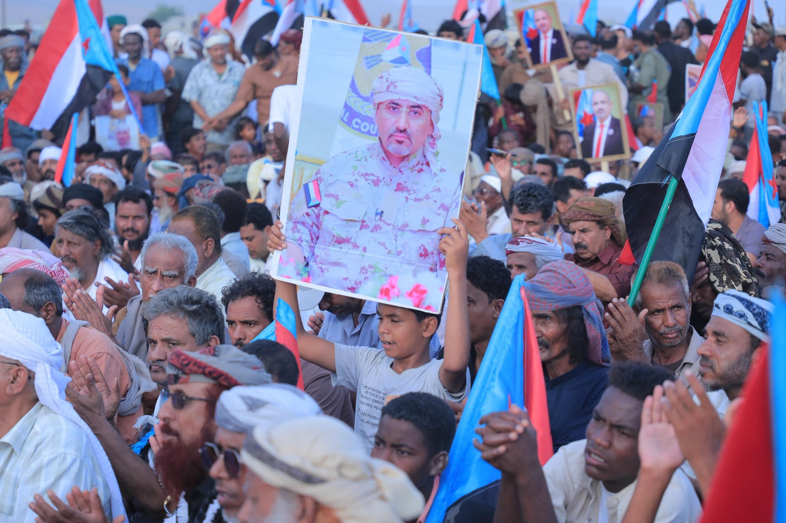 أبناء المهرة يجددون العهد والتفويض للرئيس الزُبيدي في فعالية جماهيرية حاشدة بالمسيلة إحياءً لذكرى إعلان عدن