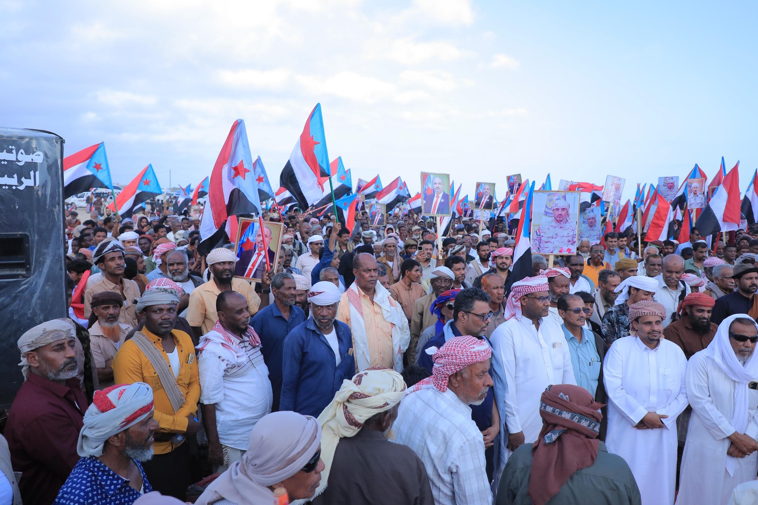 أبناء المهرة يجددون العهد والتفويض للرئيس الزُبيدي في فعالية جماهيرية حاشدة بالمسيلة إحياءً لذكرى إعلان عدن