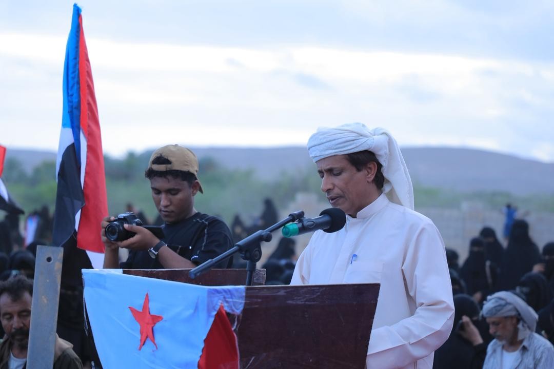 أبناء المهرة يجددون العهد والتفويض للرئيس الزُبيدي في فعالية جماهيرية حاشدة بالمسيلة إحياءً لذكرى إعلان عدن