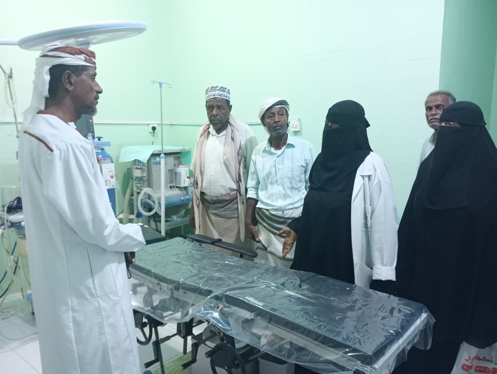 انتقالي زنجبار يتفقد المستشفى الريفي ويشيد بجهود طواقمه الطبية
