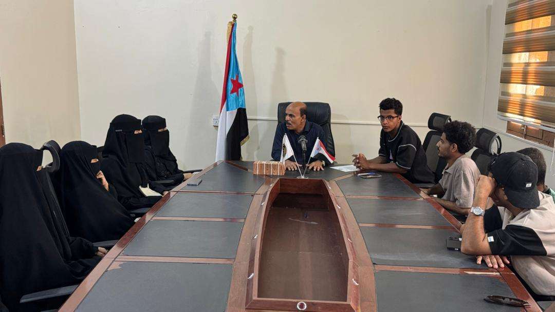 منسقية الانتقالي بجامعة حضرموت تبحث التحديات التي تواجه طلاب كلية العلوم البيئية والأحياء البحرية