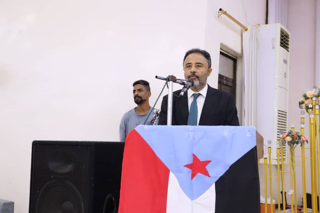 برعاية الرئيس الزُبيدي.. انتقالي أبين يعقد لقاءً موسعًا ويجدد التمسك بالثوابت الوطنية الجنوبية
