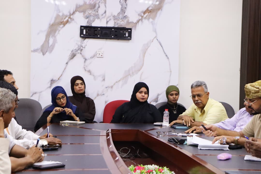 تنفيذية انتقالي العاصمة عدن تبحث تدهور الأوضاع الخدمية وتدين الحملات المسيئة للشيخ النقيب