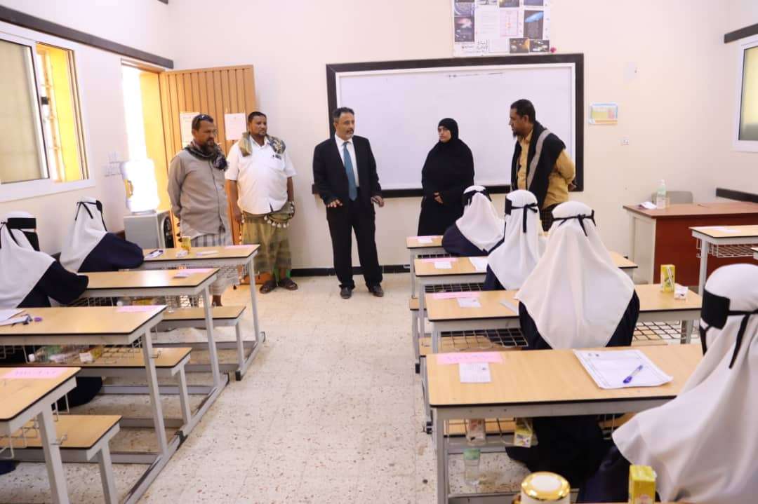 رئيس تنفيذية انتقالي أبين يتفقد سير امتحانات الثانوية العامة في زنجبار وخنفر رئيس تنفيذية انتقالي أبين يتفقد سير امتحانات الثانوية العامة في زنجبار وخنفر