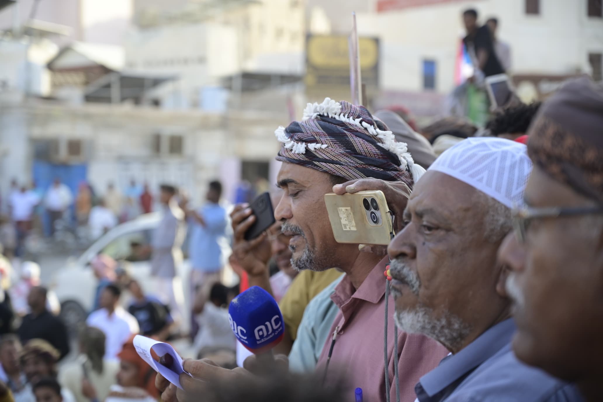 استجابة لدعوة المجلس الانتقالي.. جماهير وادي وصحراء حضرموت تحتشد في سيئون وتؤكد رفض الوصاية السعودية ومناهضة الاحتلال 6 استجابة لدعوة المجلس الانتقالي.. جماهير وادي وصحراء حضرموت تحتشد في سيئون وتؤكد رفض الوصاية السعودية ومناهضة الاحتلال