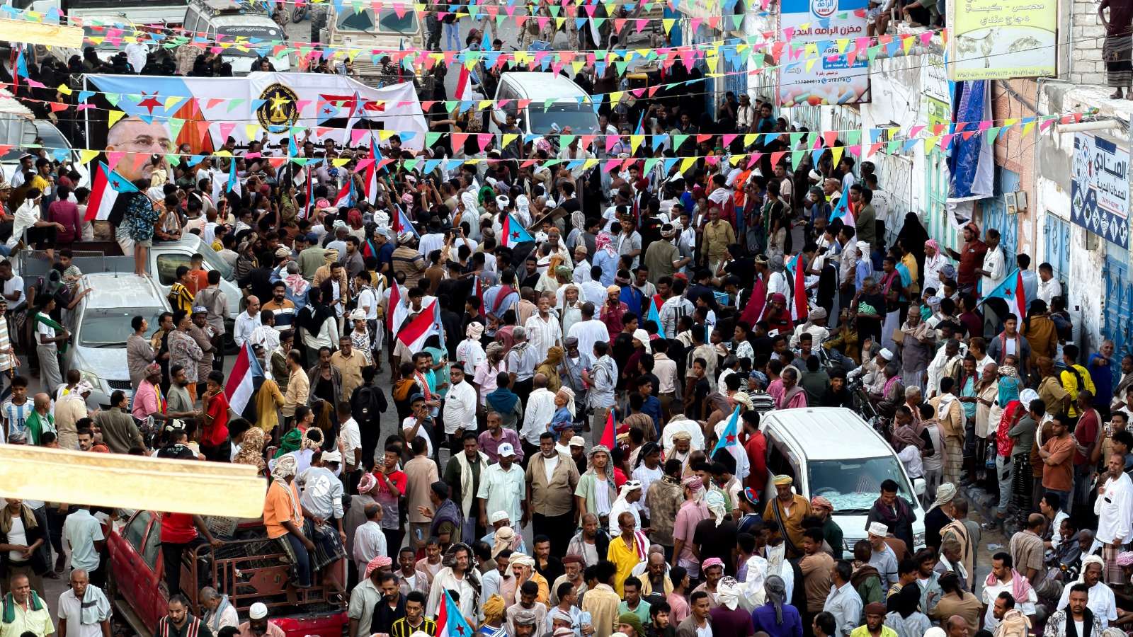 استجابة لدعوة المجلس الانتقالي .. ابناء حضرموت يحتشدون في المكلا رفضا للوصاية السعودية ومناهضة الاحتلال استجابة لدعوة المجلس الانتقالي .. ابناء حضرموت يحتشدون في المكلا رفضا للوصاية السعودية ومناهضة الاحتلال