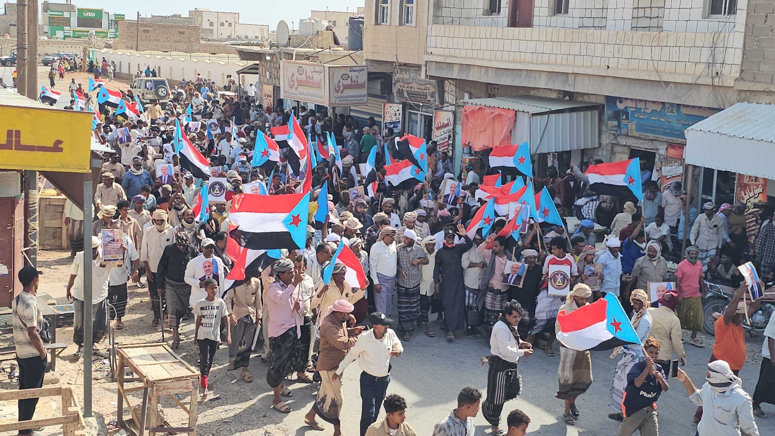 سقطرى تشهد حشودًا جماهيرية للتصعيد ضد الوصاية والاحتلال في ذكرى 7 يوليو