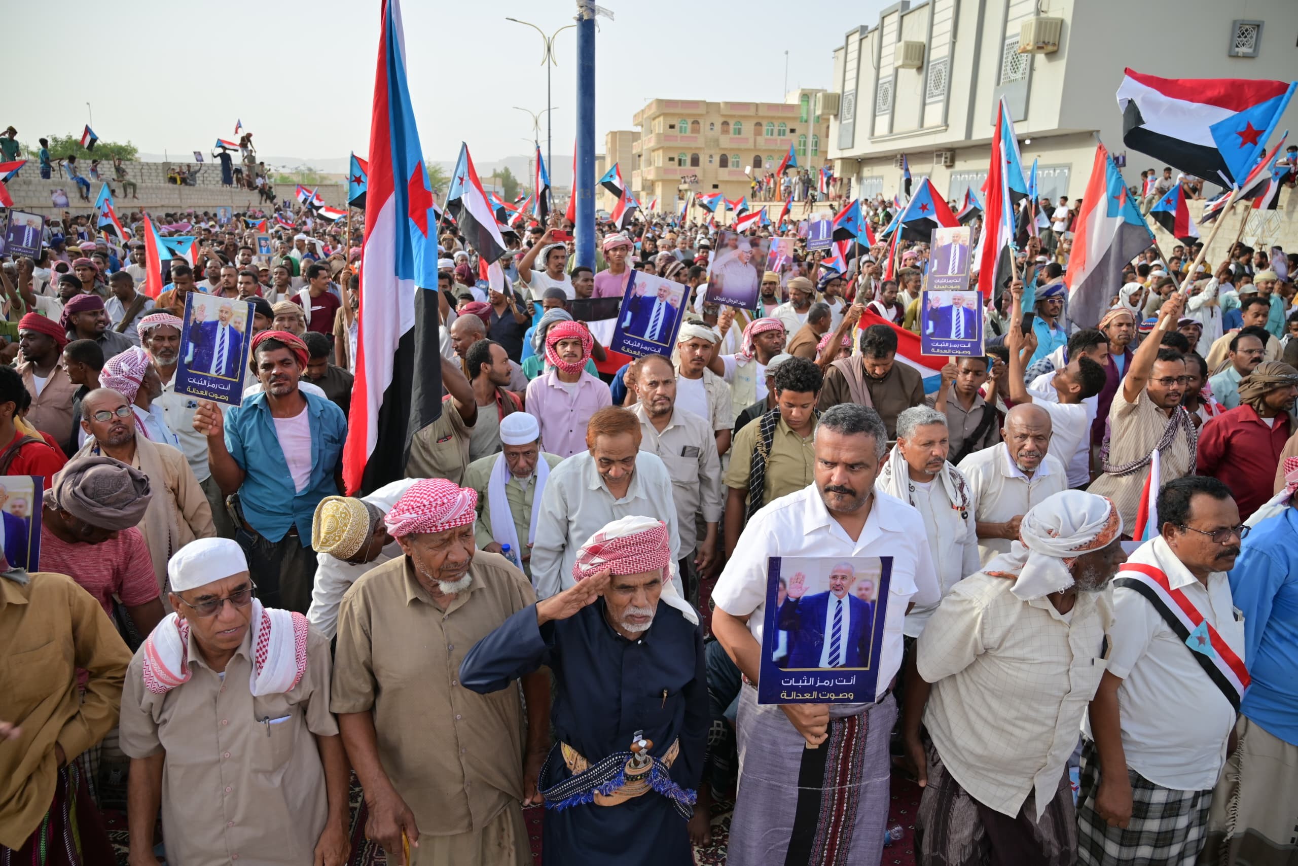 استجابة لدعوة المجلس.. أبناء وادي حضرموت يحتشدون في مليونية "التصعيد ضد الوصاية والاحتلال" 10 استجابة لدعوة المجلس.. أبناء وادي حضرموت يحتشدون في مليونية "التصعيد ضد الوصاية والاحتلال"