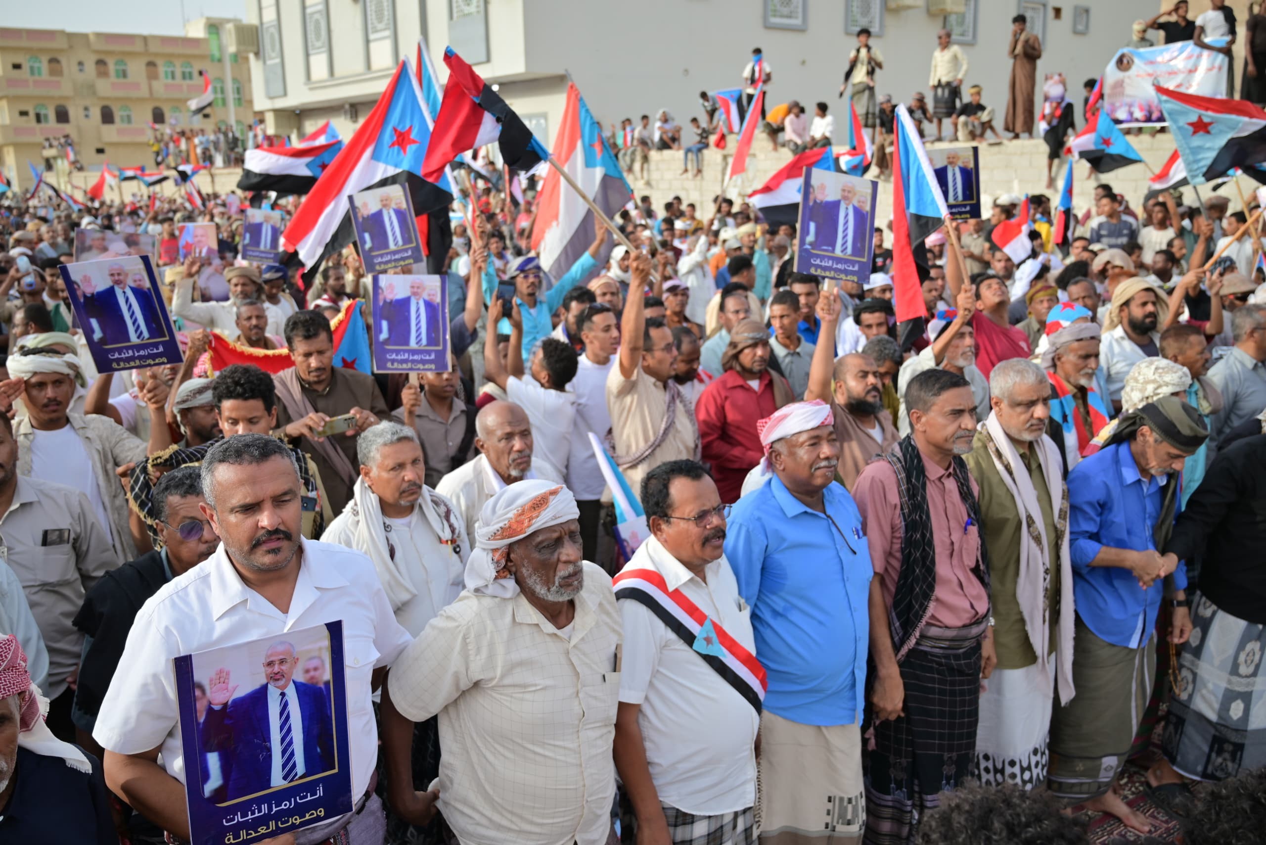استجابة لدعوة المجلس.. أبناء وادي حضرموت يحتشدون في مليونية "التصعيد ضد الوصاية والاحتلال" 11 استجابة لدعوة المجلس.. أبناء وادي حضرموت يحتشدون في مليونية "التصعيد ضد الوصاية والاحتلال"