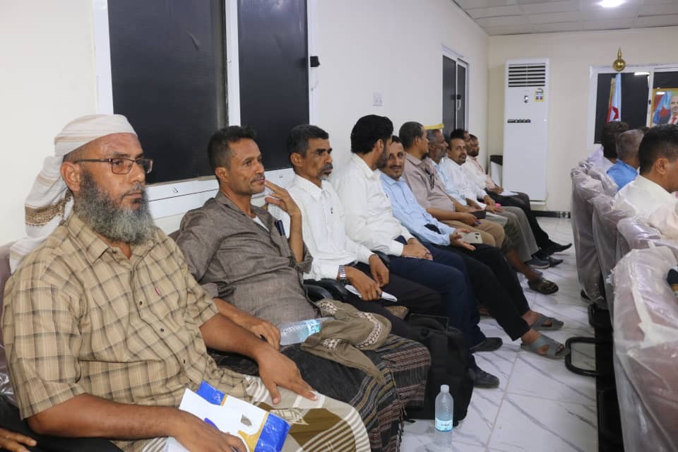 برئاسة القائم بأعمال الأمين العام.. اجتماع استثنائي مشترك في لحج يُقر ترتيبات برنامج التصعيد الشعبي 5 برئاسة القائم بأعمال الأمين العام.. اجتماع استثنائي مشترك في لحج يُقر ترتيبات برنامج التصعيد الشعبي