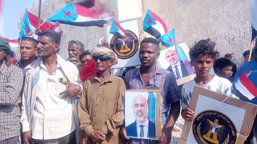 احتشاد جماهيري في قلنسية وعبدالكوري يرفض مشاريع الوصاية والاحتلال ويؤكد التمسك بالسيادة الجنوبية 6 احتشاد جماهيري في قلنسية وعبدالكوري يرفض مشاريع الوصاية والاحتلال ويؤكد التمسك بالسيادة الجنوبية