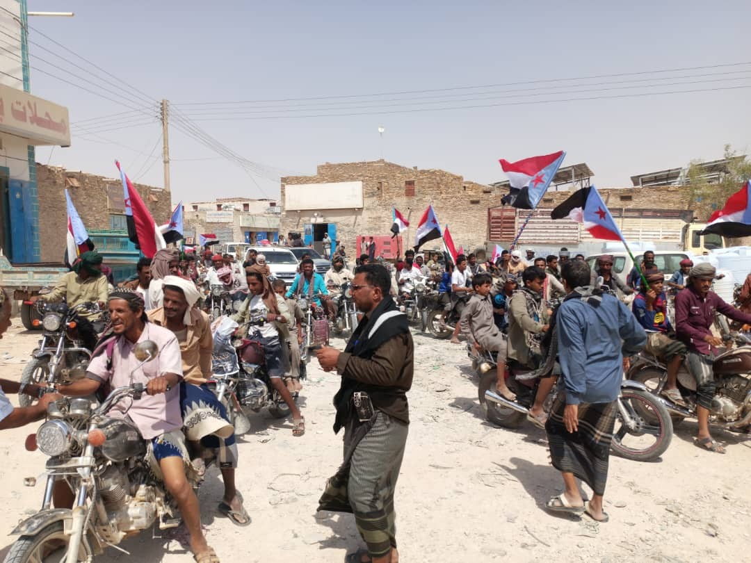 مسيرة جماهيرية حاشدة في الضليعة رفضا للوصاية وتتوعد بتصعيد سلمي متواصل حتى تحقيق المطالب 2 مسيرة جماهيرية حاشدة في الضليعة رفضا للوصاية وتتوعد بتصعيد سلمي متواصل حتى تحقيق المطالب