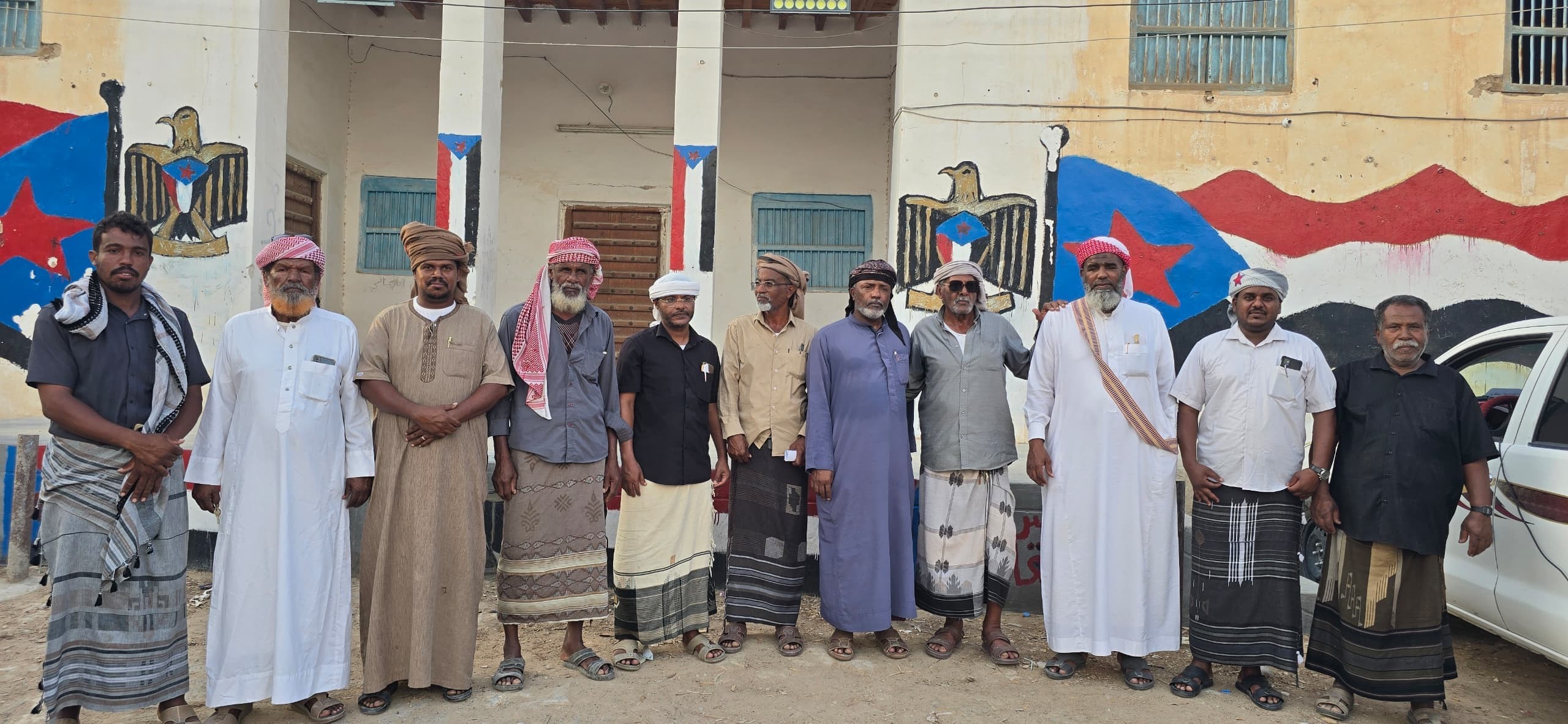 مسيرة جماهيرية حاشدة في السوم تجدد التفويض للرئيس الزُبيدي وترفض الوصاية الخارجية 1 مسيرة جماهيرية حاشدة في السوم تجدد التفويض للرئيس الزُبيدي وترفض الوصاية الخارجية
