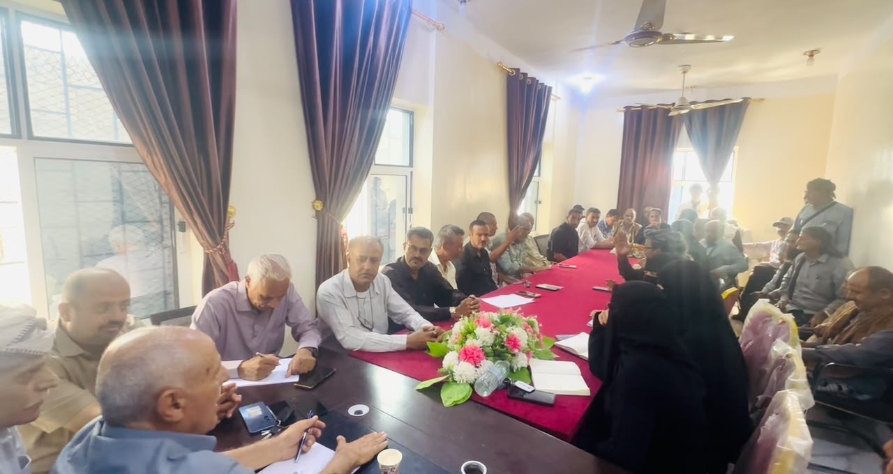تنفيذية انتقالي الضالع تعقد اجتماعًا موسعًا وتؤكد مواصلة التصعيد الشعبي 2 تنفيذية انتقالي الضالع تعقد اجتماعًا موسعًا وتؤكد مواصلة التصعيد الشعبي