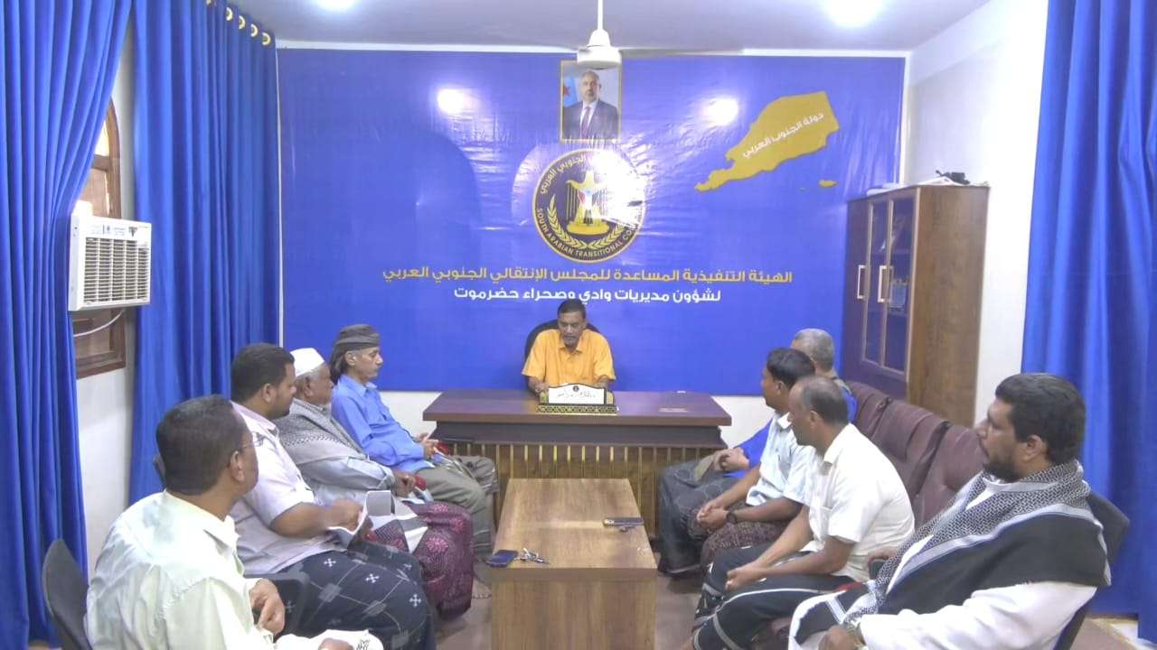 التميمي يطلع على ترتيبات إقامة المخيم الصيفي بمديرية سيئون
