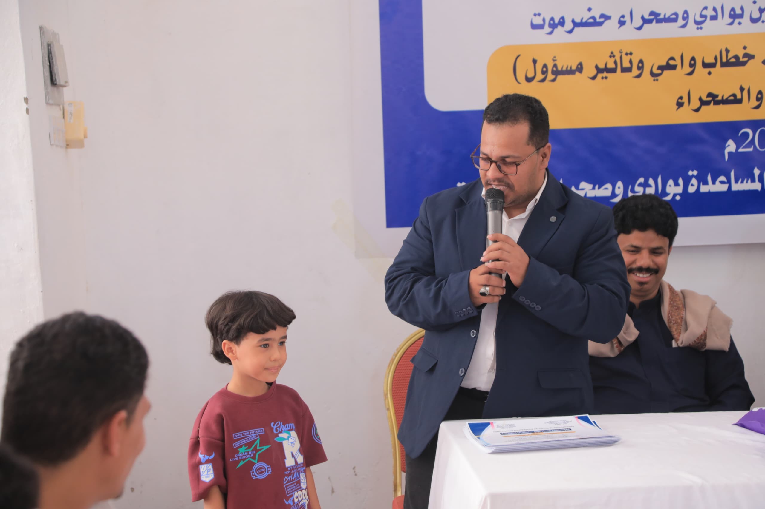 انتقالي وادي وصحراء حضرموت يكرم النجم الإعلامي الصاعد أمير بن طاهر