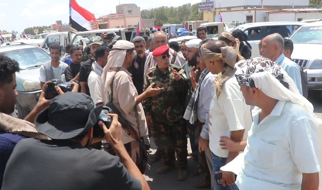 بتوجيهات الرئيس الزُبيدي.. أبناء الضالع يسيرون قافلة غذائية إلى جبهات الصبيحة وباب المندب 4 بتوجيهات الرئيس الزُبيدي.. أبناء الضالع يسيرون قافلة غذائية إلى جبهات الصبيحة وباب المندب