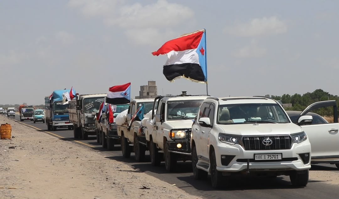 بتوجيهات الرئيس الزُبيدي.. أبناء الضالع يسيرون قافلة غذائية إلى جبهات الصبيحة وباب المندب 5 بتوجيهات الرئيس الزُبيدي.. أبناء الضالع يسيرون قافلة غذائية إلى جبهات الصبيحة وباب المندب