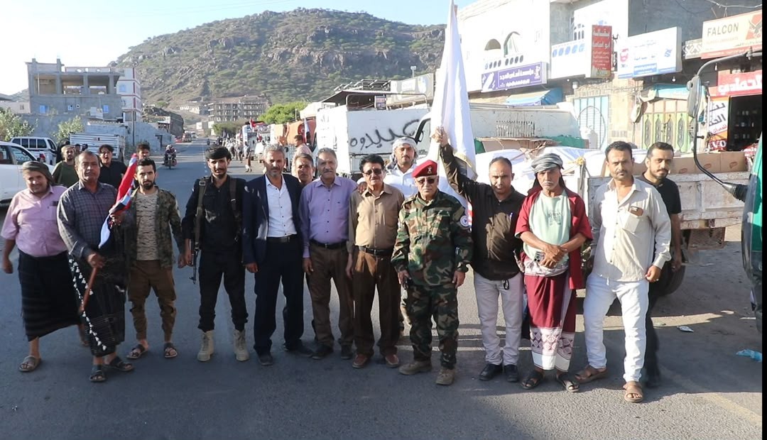 بتوجيهات الرئيس الزُبيدي.. أبناء الضالع يسيرون قافلة غذائية إلى جبهات الصبيحة وباب المندب 6 بتوجيهات الرئيس الزُبيدي.. أبناء الضالع يسيرون قافلة غذائية إلى جبهات الصبيحة وباب المندب