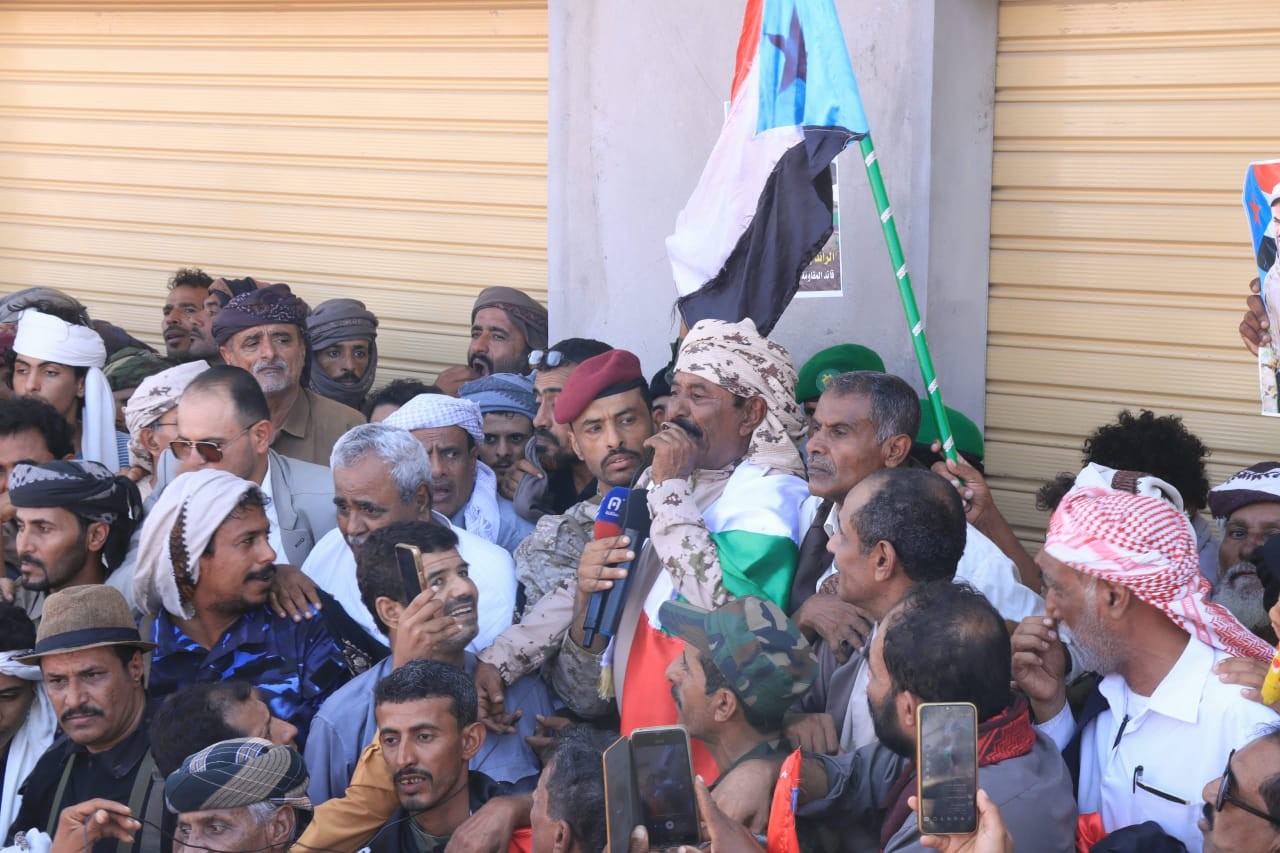 تلبية لدعوة الرئيس الزُبيدي.. أبناء شبوة يحتشدون في مليونية التعبئة الشعبية العامة احتفاءً بذكرى ثورة 14 أكتوبر 1 تلبية لدعوة الرئيس الزُبيدي.. أبناء شبوة يحتشدون في مليونية التعبئة الشعبية العامة احتفاءً بذكرى ثورة 14 أكتوبر