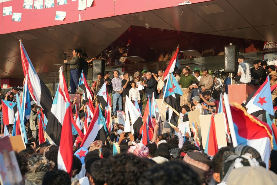 كلمة الأمين العام أمام الحشود الجماهيرية في مليونية التعبئة الشعبية للدفاع عن الجنوب بالعاصمة عدن 1 كلمة الأمين العام أمام الحشود الجماهيرية في مليونية التعبئة الشعبية للدفاع عن الجنوب بالعاصمة عدن