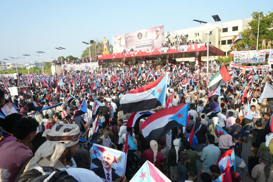 كلمة الأمين العام أمام الحشود الجماهيرية في مليونية التعبئة الشعبية للدفاع عن الجنوب بالعاصمة عدن 3 كلمة الأمين العام أمام الحشود الجماهيرية في مليونية التعبئة الشعبية للدفاع عن الجنوب بالعاصمة عدن