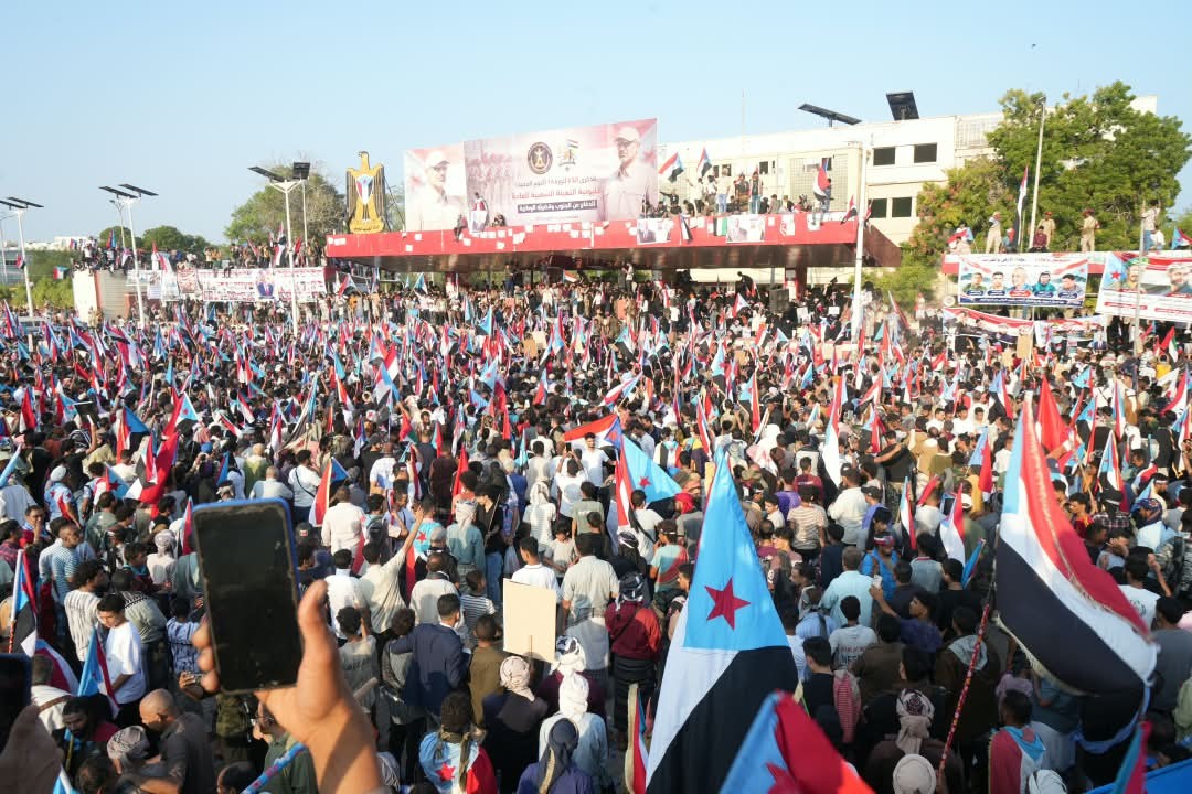 كلمة الأمين العام أمام الحشود الجماهيرية في مليونية التعبئة الشعبية للدفاع عن الجنوب بالعاصمة عدن 4 كلمة الأمين العام أمام الحشود الجماهيرية في مليونية التعبئة الشعبية للدفاع عن الجنوب بالعاصمة عدن