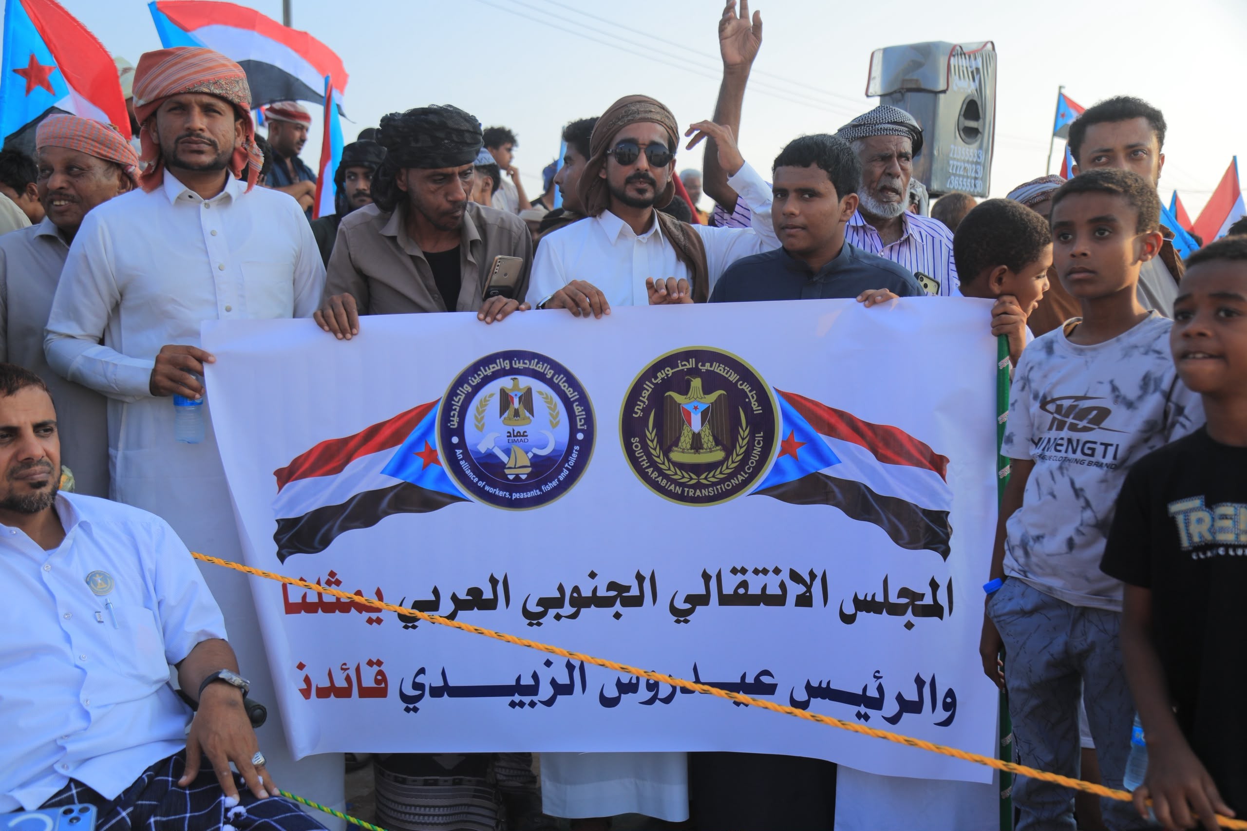 تلبية لدعوة الرئيس الزُبيدي.. المهرة تحتفي بالذكرى الـ63 لثورة 14 أكتوبر المجيدة بفعالية جماهيرية حاشدة 13 تلبية لدعوة الرئيس الزُبيدي.. المهرة تحتفي بالذكرى الـ63 لثورة 14 أكتوبر المجيدة بفعالية جماهيرية حاشدة