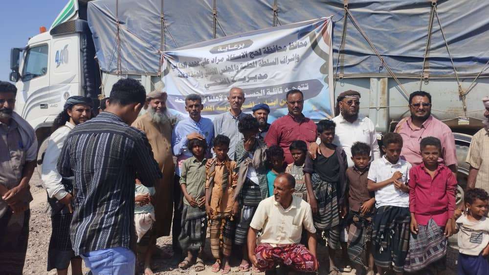 بتوجيهات الحالمي.. العجيلي يستقبل قافلة أبناء يافع المفلحي الإغاثية ويرافقها إلى جبهات الصبيحة