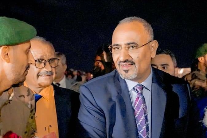 الرئيس القائد عيدروس الزُبيدي يعود إلى العاصمة عدن 