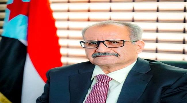 نائب الأمين العام يُعزَّي الشيخ عبد الحافظ مزيدة في وفاة والده