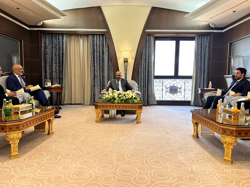 الرئيس الزُبيدي يستقبل السفير الهولندي لدى اليمن