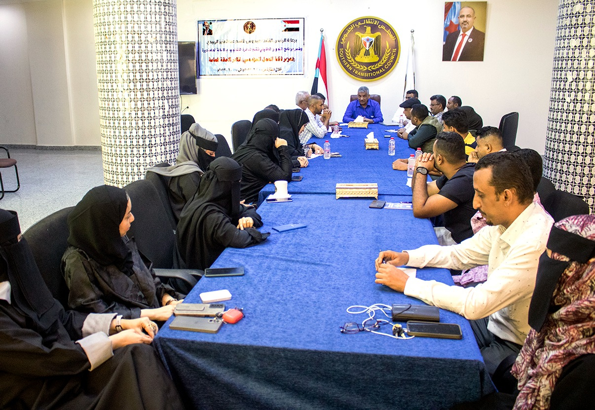 الأمانة العامة تنظم دورة تدريبية لتعزيز ثقافة العمل المؤسسي لكادرها في العاصمة عدن
